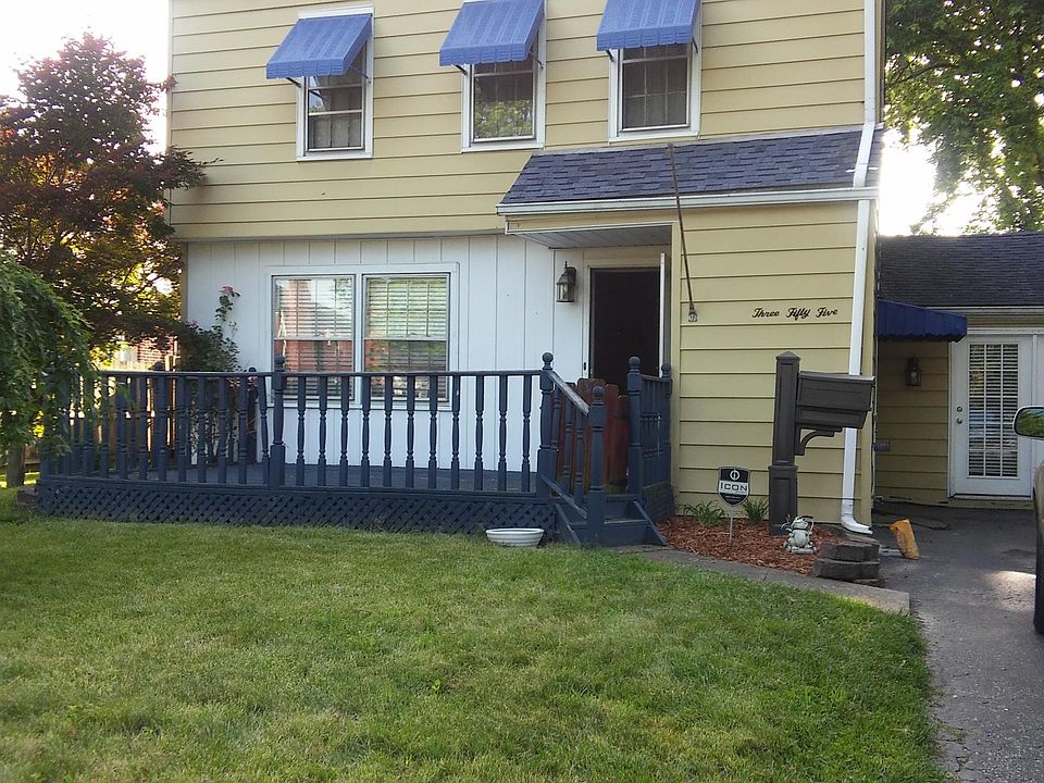 Great street appeal with a front porch.