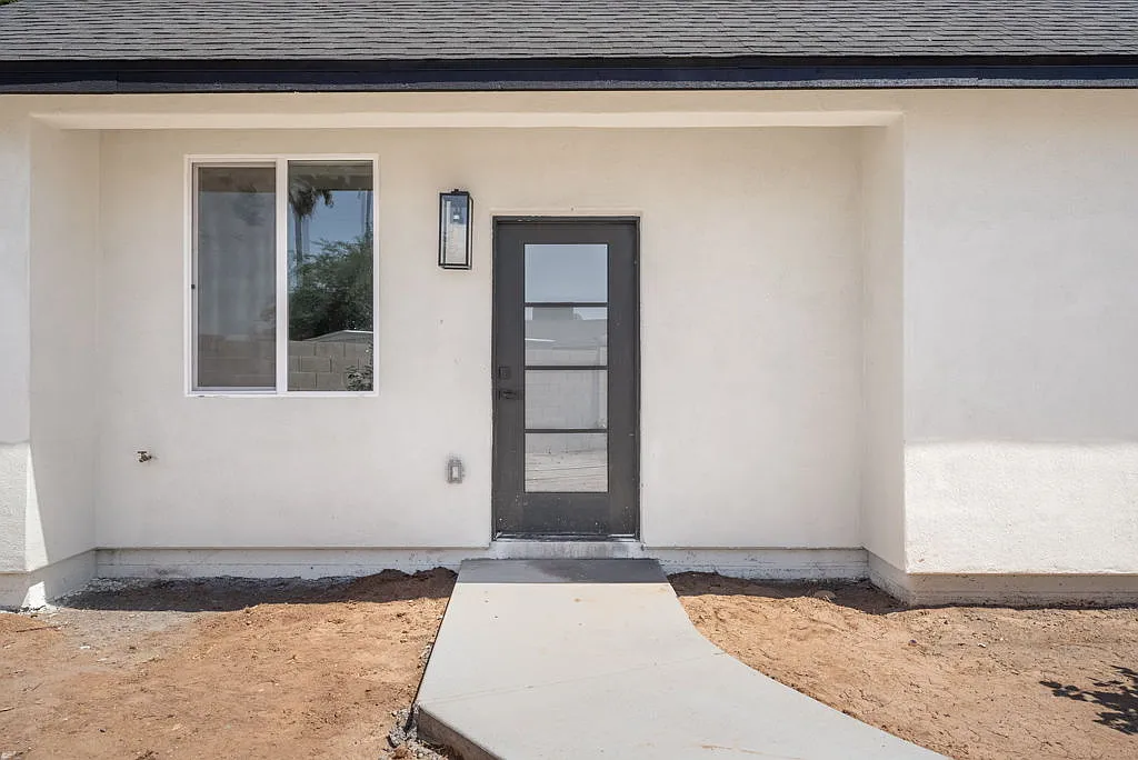 2 bed, 800 sqft, $2,300 — Photo 3