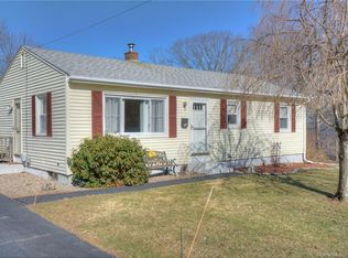 15 Lamphere Rd, Mystic, CT 06355