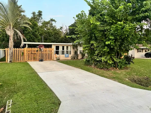 3405 Cambridge Dr, Sarasota, FL 34232