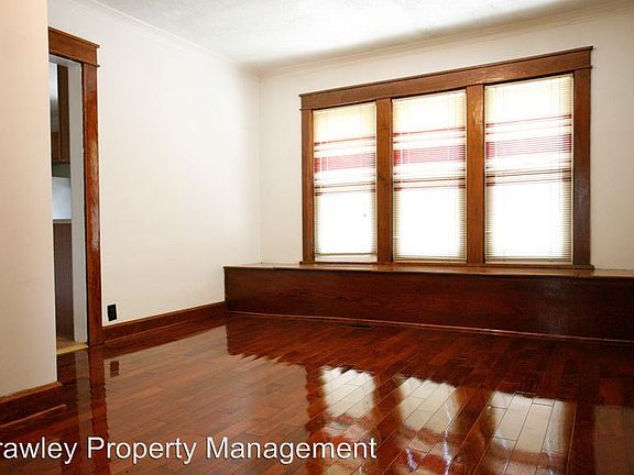 3rd image of 216 N Lincoln St #216