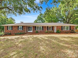 425 Valhalla Dr, Harrisburg, NC 28075