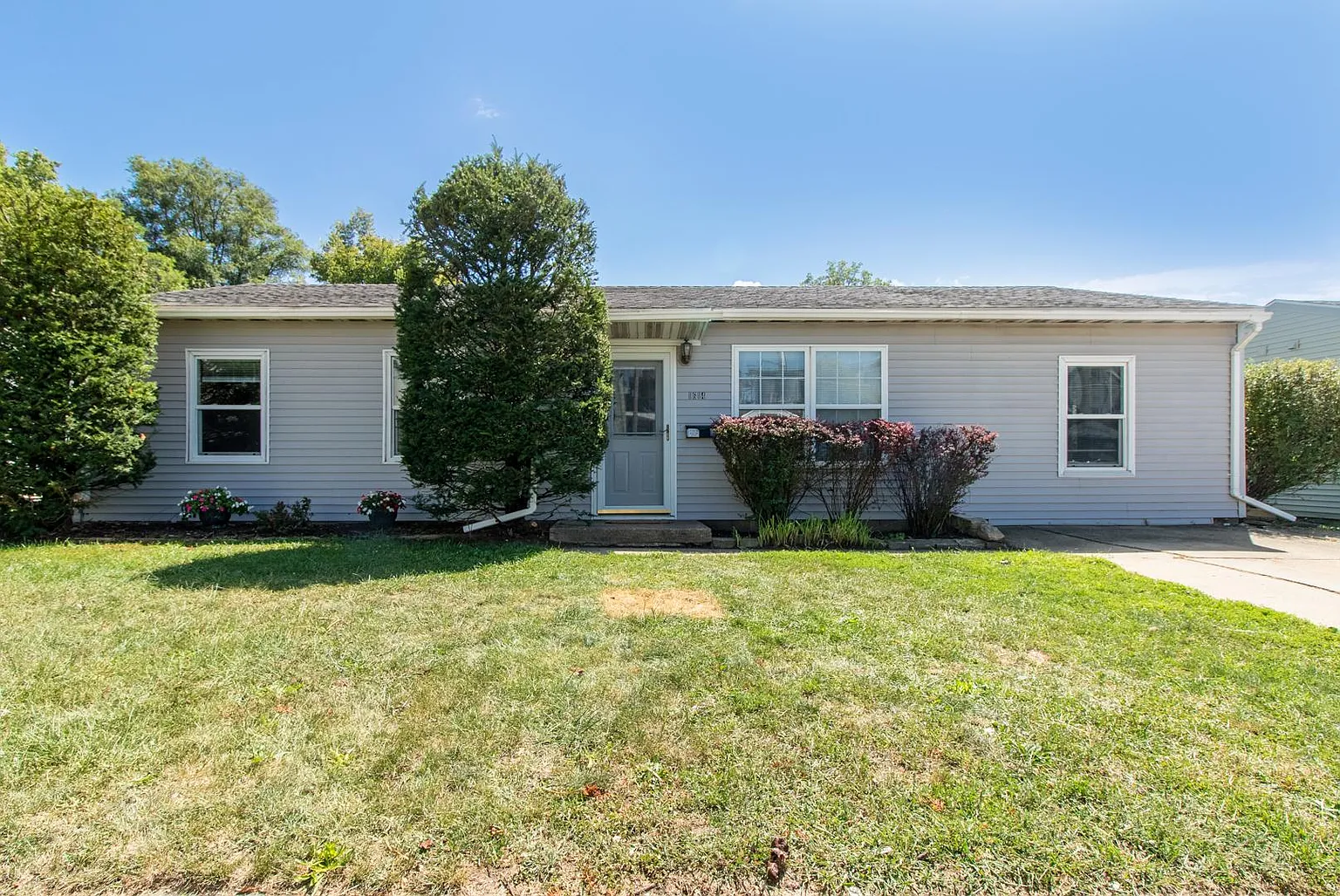 1614 Illinois St photo 1