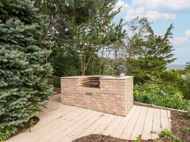 36 E Harbor Dr — Photo 34