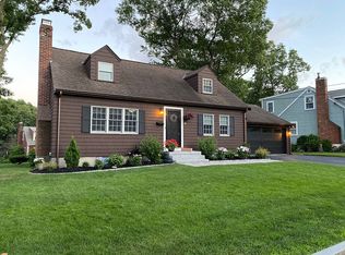 10 Moccasin Path, Arlington, MA 02474