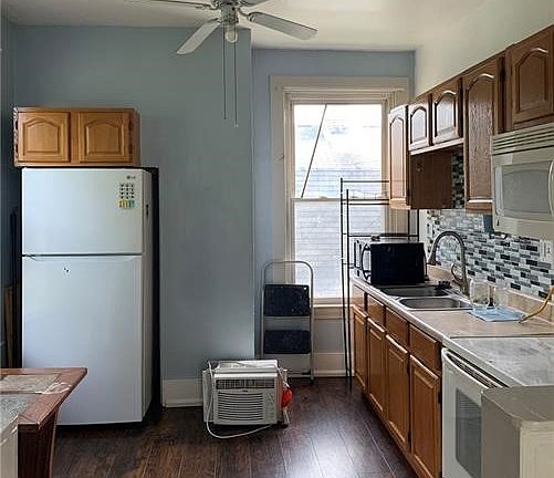 5th image of 140 McGovern Blvd
