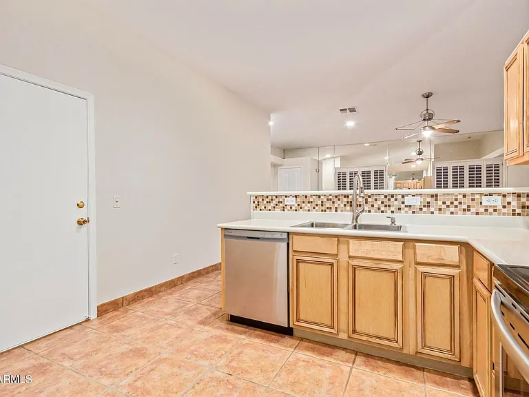 2809 E Janice Way — Photo 9