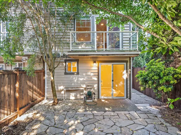 11710C Greenwood Ave N, Seattle, WA