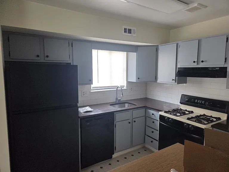 1710 Tracey St #B — Photo 13