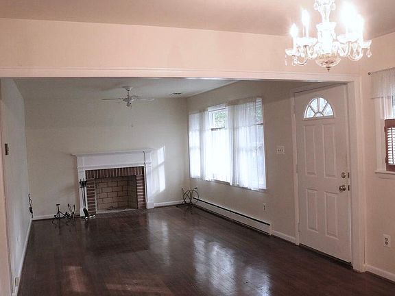 2nd image of 600 Madison St