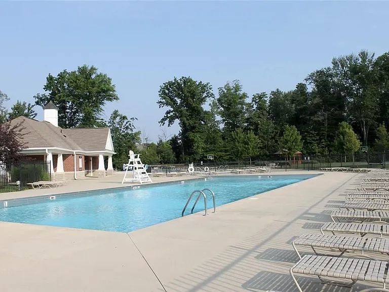 13032 Thames Dr — Photo 26