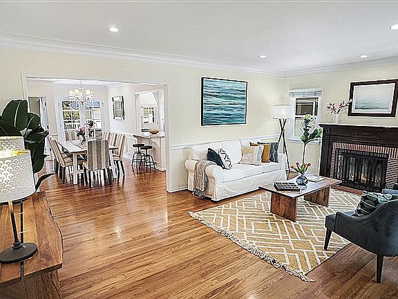 3rd image of 2572 Military Ave