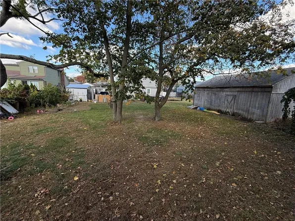 967 Sunrise Hwy N, West Babylon, NY 11704