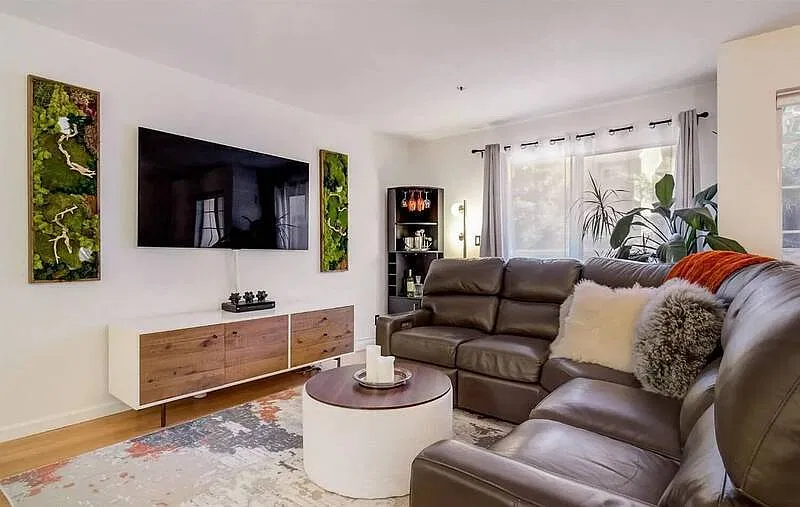 1 bed, 1.0 bath, 655 sqft, $2,500 — Photo 2