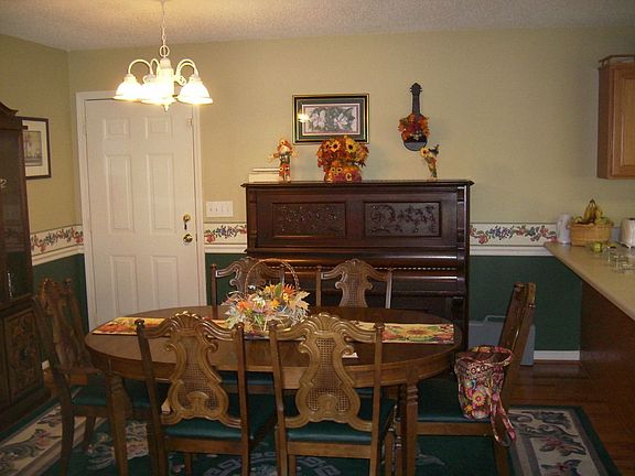 Dining Room open to Kitchen