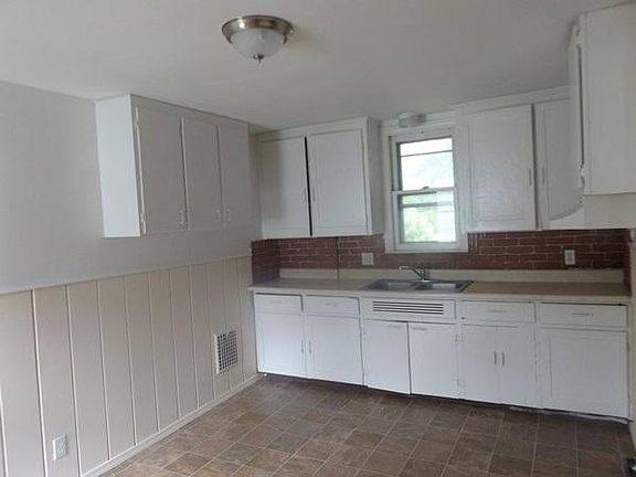 4th image of 1313 Willow Ave #2