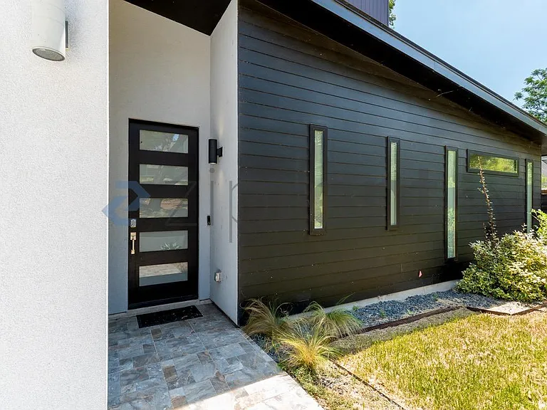 3705 Wilson St — Photo 1