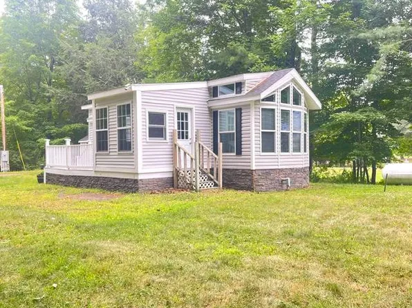 532 River Rd, Buxton, ME 04093
