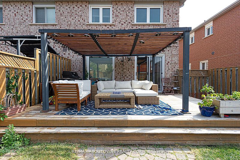 Oakville Townhouse for rent - 3 Bedrooms — photo 30