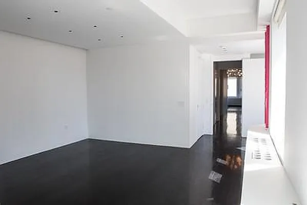 Sold by R New York | media 37