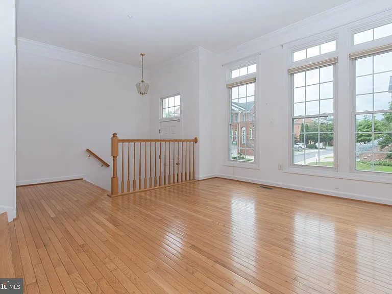 13559 Flowerfield Dr — Photo 2