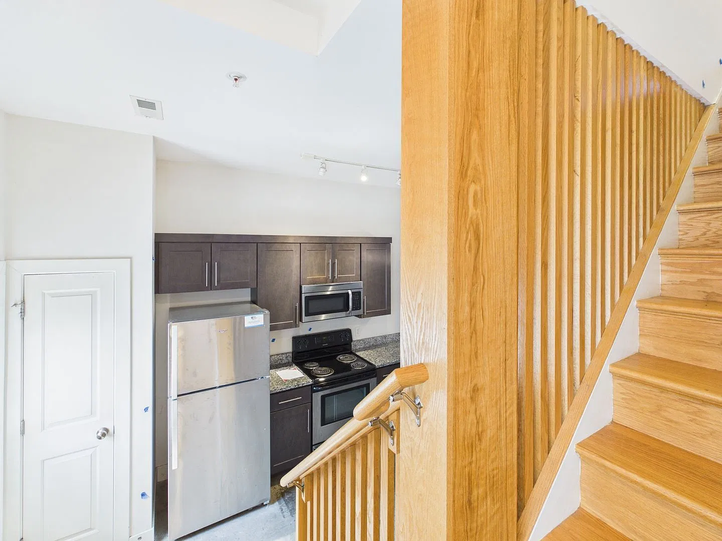1 bed, 1.0 bath, 740 sqft, $1,475 — Photo 3