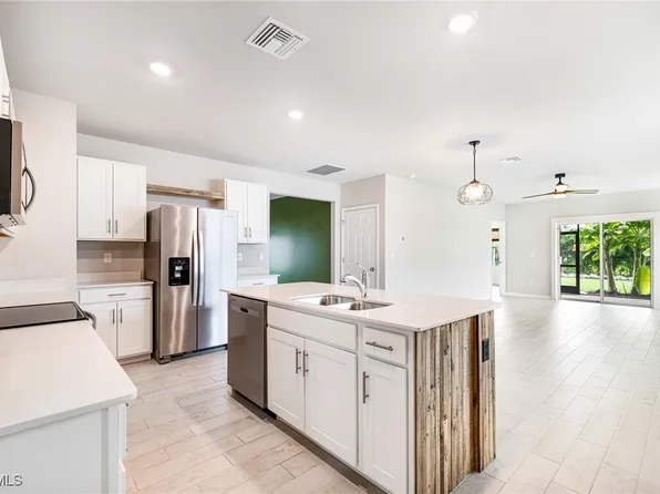 2788 Star Coral Dr, North Fort Myers, FL 33903