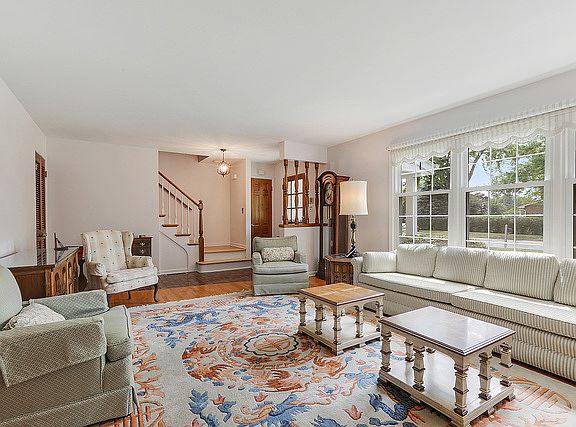 2nd image of 1343 Christina Ln