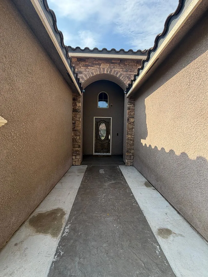 Beautiful 4 Bed, 2 Bath Home in Desirable Madera Neighborhood — Photo 3