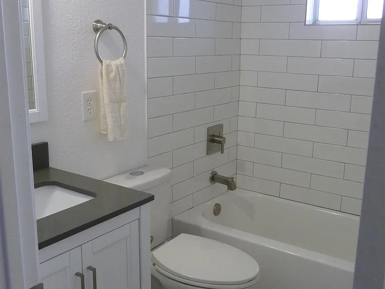 7102 E Oak St #14 — Photo 3