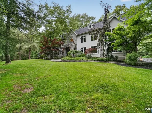 11 Pine Tree Dr, Saddle River, NJ 07458
