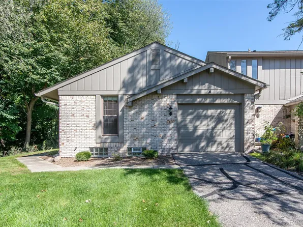 1821 Van Hill Ct, Rochester, MI 48309