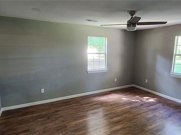 4th image of 608 W South St