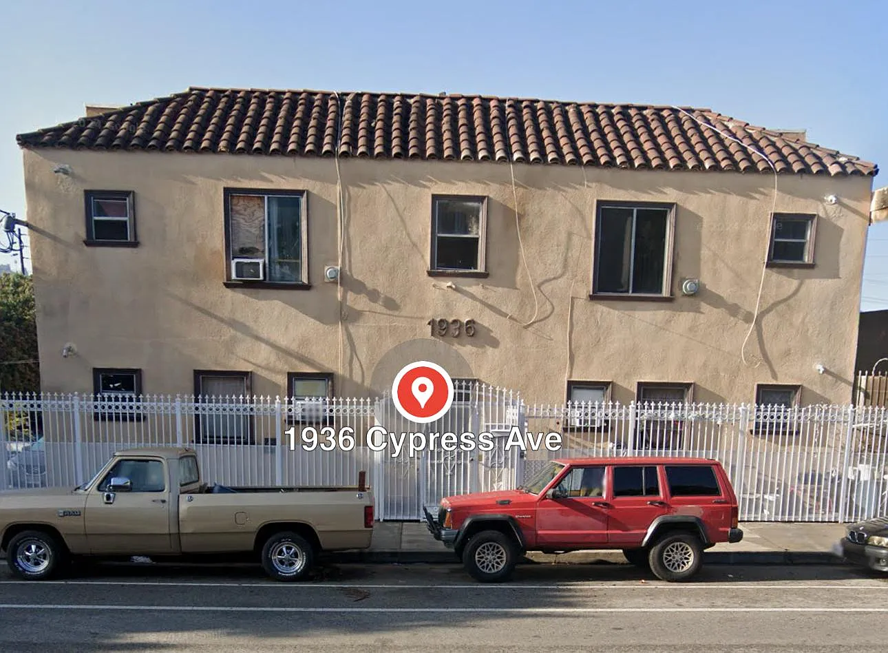 Studio, 200 sqft, $1,050 — Photo 2