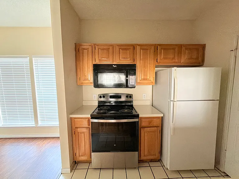 3001 Cedar St #114 — Photo 14