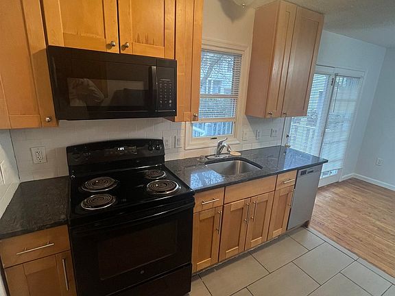 5th image of 14 Windjammer Ct #14