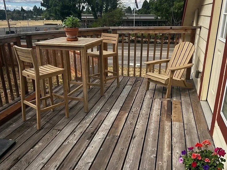 Front Deck Virtualy Staged