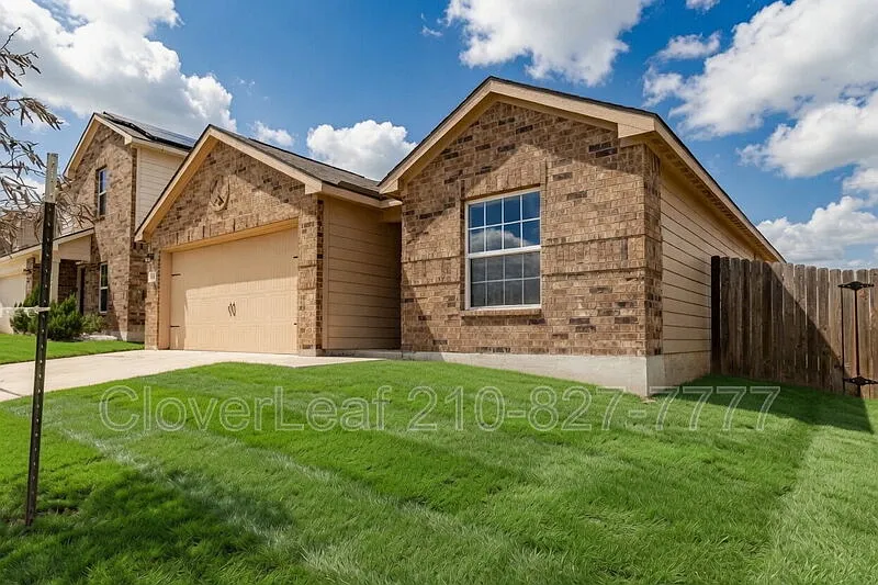 3 bed, 2.5 bath, 1525 sqft, $1,467 — Photo 2