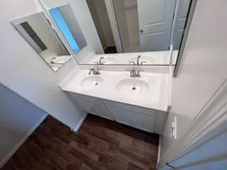 1751 E Fontana Dr — Photo 7