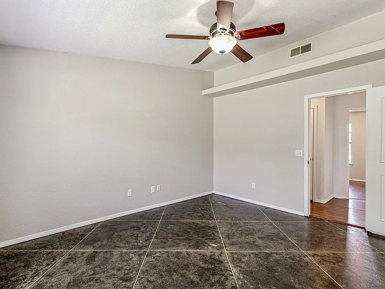 2101 Harbor Dr — Photo 21