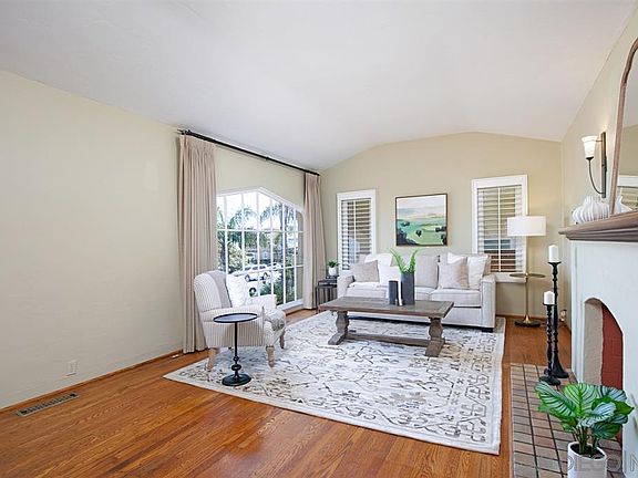 5th image of 3421 Whittier St