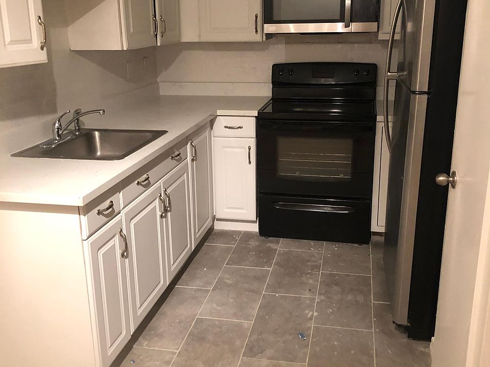 2nd image of 232 Marion Ct APT A
