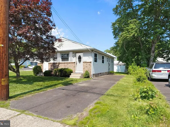 114 Grandview Ave, Morrisville, PA 19067