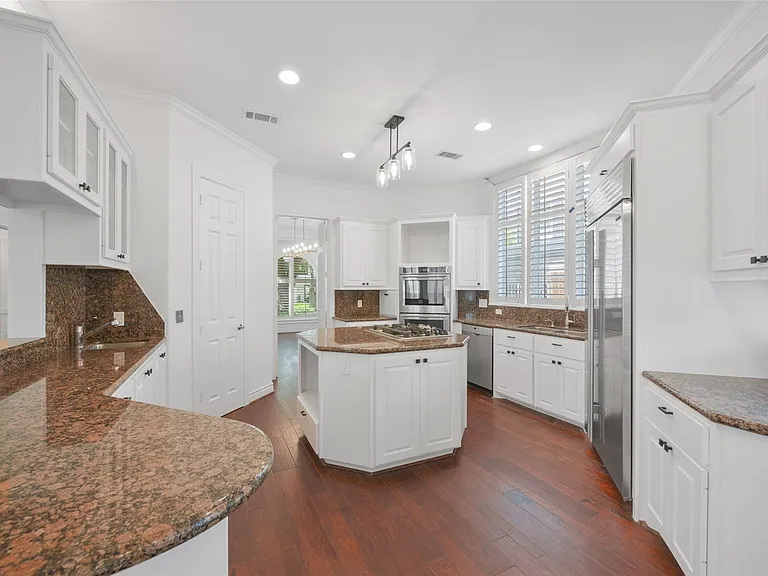 3724 Wroxton Rd — Photo 15