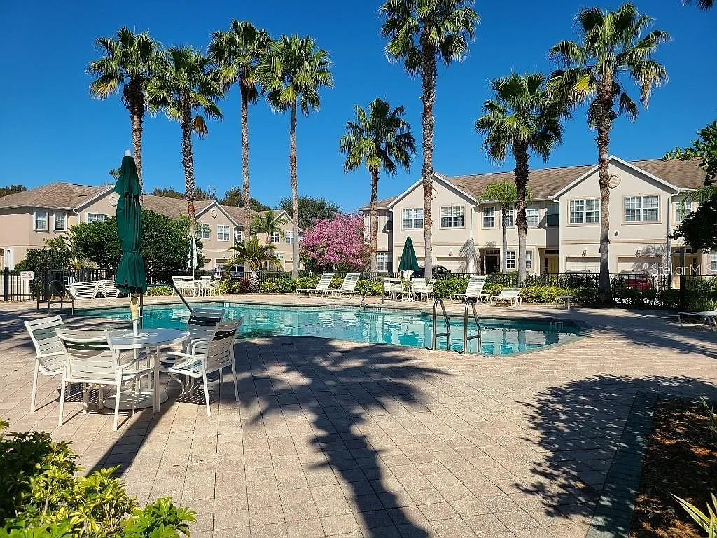 3 bed, 2.5 bath, 1378 sqft, $2,150 — Photo 4