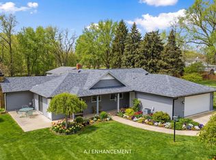 1307 Sinnissippi Park Rd, Sterling, IL 61081