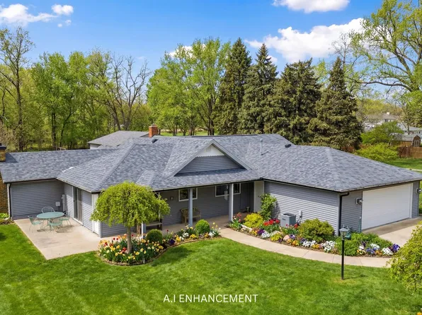 1307 Sinnissippi Park Rd, Sterling, IL 61081