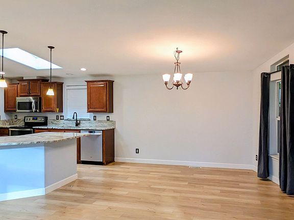 4th image of 3308 206th Pl SE