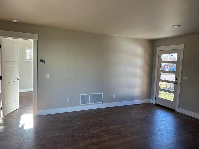 236 W Kent Ave — Photo 6
