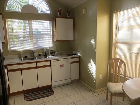 5th image of 9872 Aloma Bend Ln